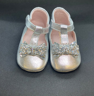 Silver Bow Moccasins - Baby Essentially