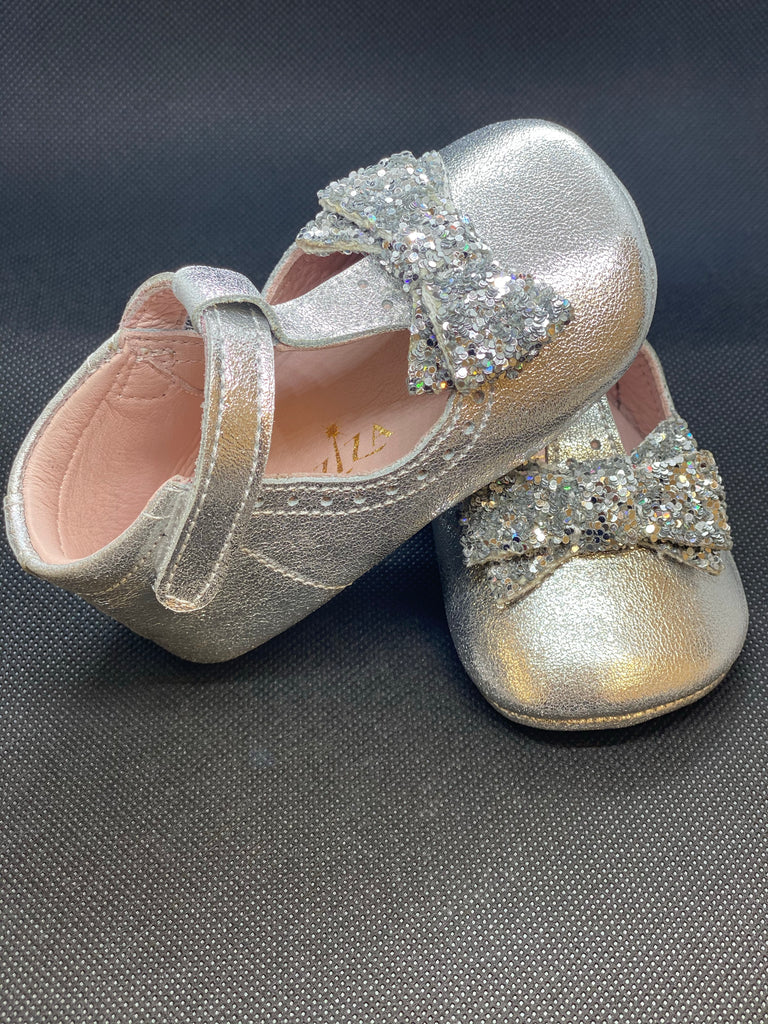 Silver Bow Moccasins - Baby Essentially