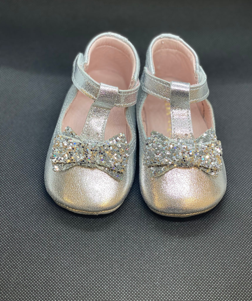 Silver Bow Moccasins - Baby Essentially